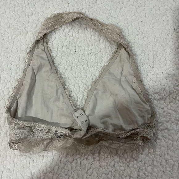 Old white bralette - Picture 3 of 3